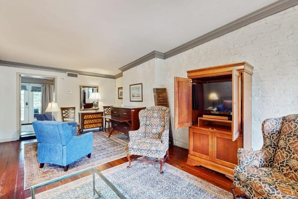 Gordon Street Retreat House in Savannah