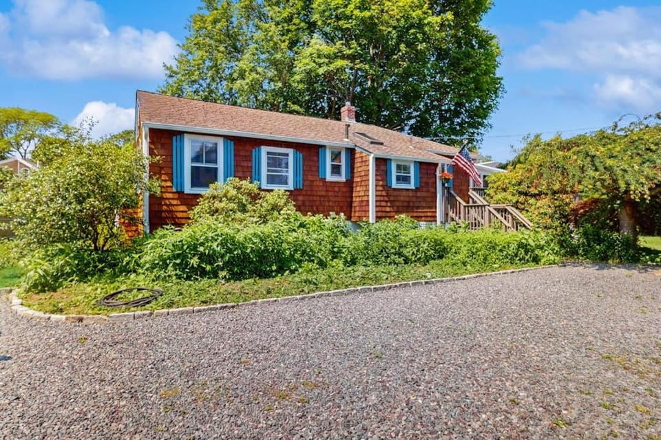 Blue Moon Cottage House in Rockport