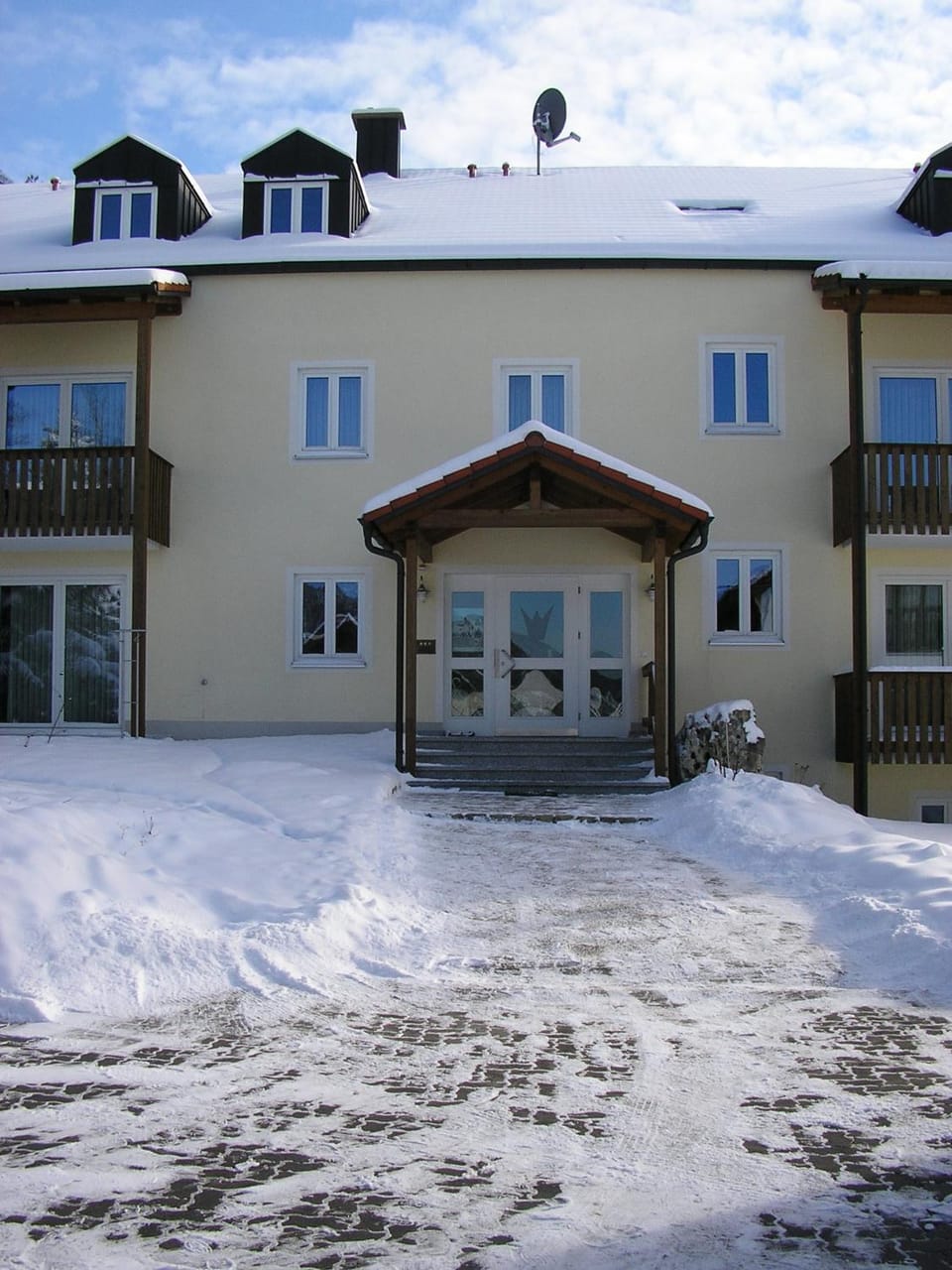 Facade/entrance, Winter