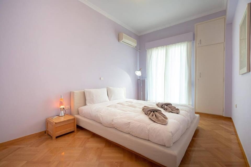 Bed, Photo of the whole room, Bedroom, towels, air conditioner