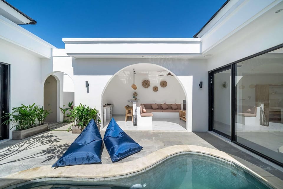 Swimming pool, Swimming pool, sunbed