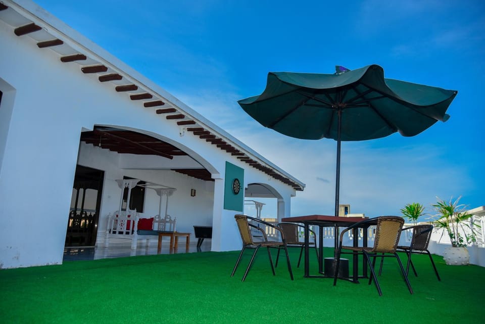 Elna's Diani - 2BR, 3BR or 4BR Penthouse - AC & Pool - Serene & Family Friendly Apartment in Diani Beach