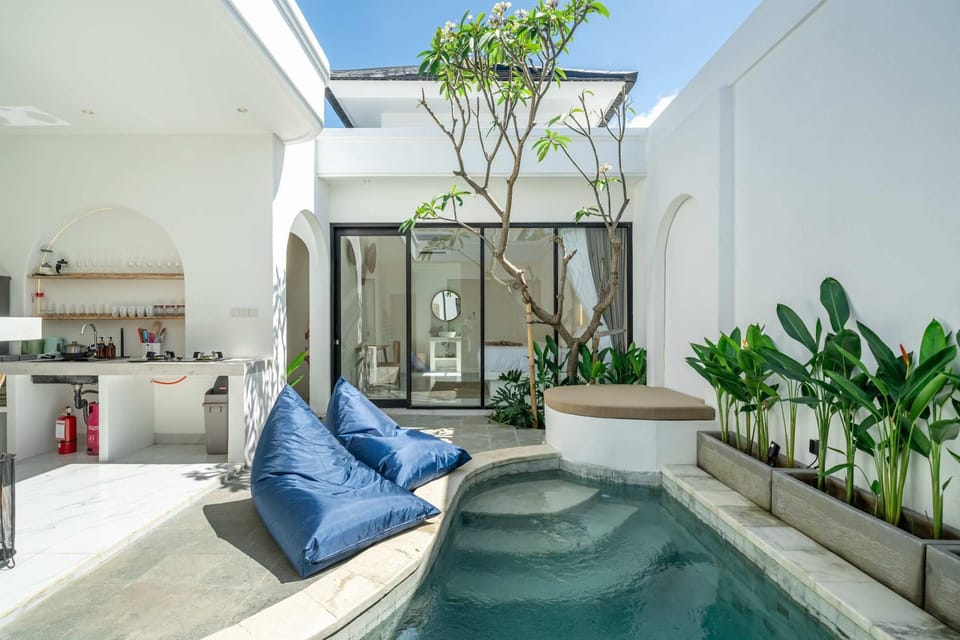 Pool view, Swimming pool, Swimming pool, sunbed