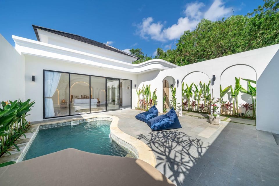Natural landscape, Swimming pool, sunbed