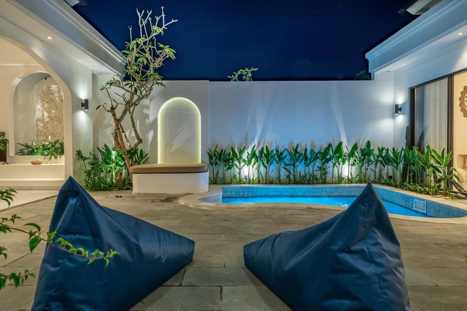 Swimming pool, Swimming pool