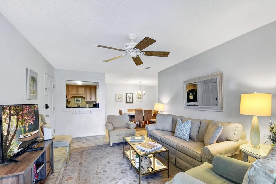 Ocean Walk R-4 House in Saint Simons Island