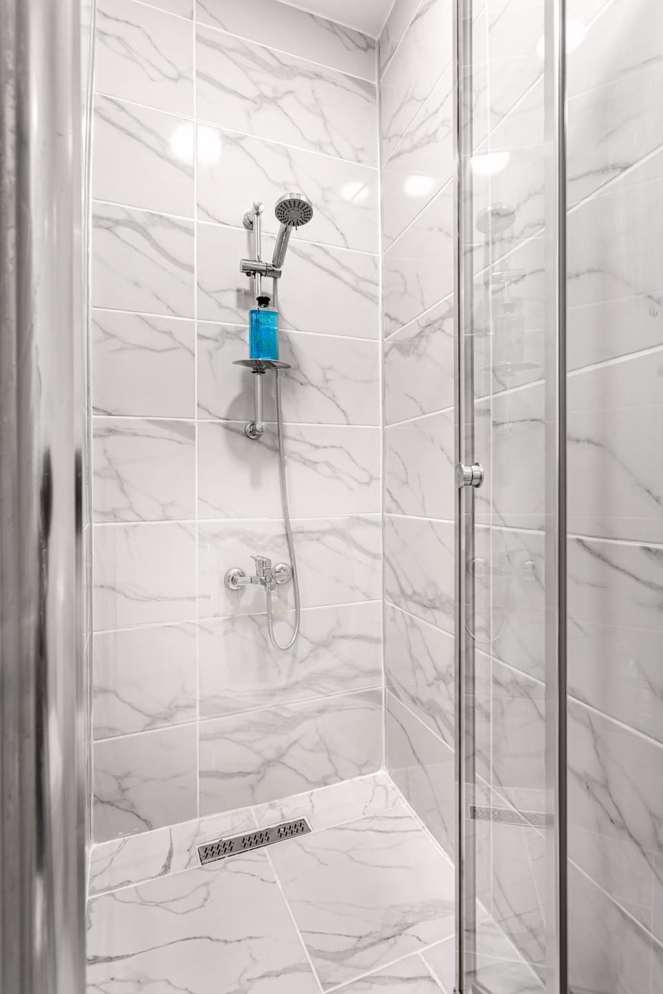 Shower, Bathroom, towels