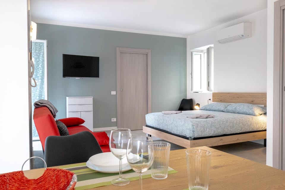 Bed, Living room