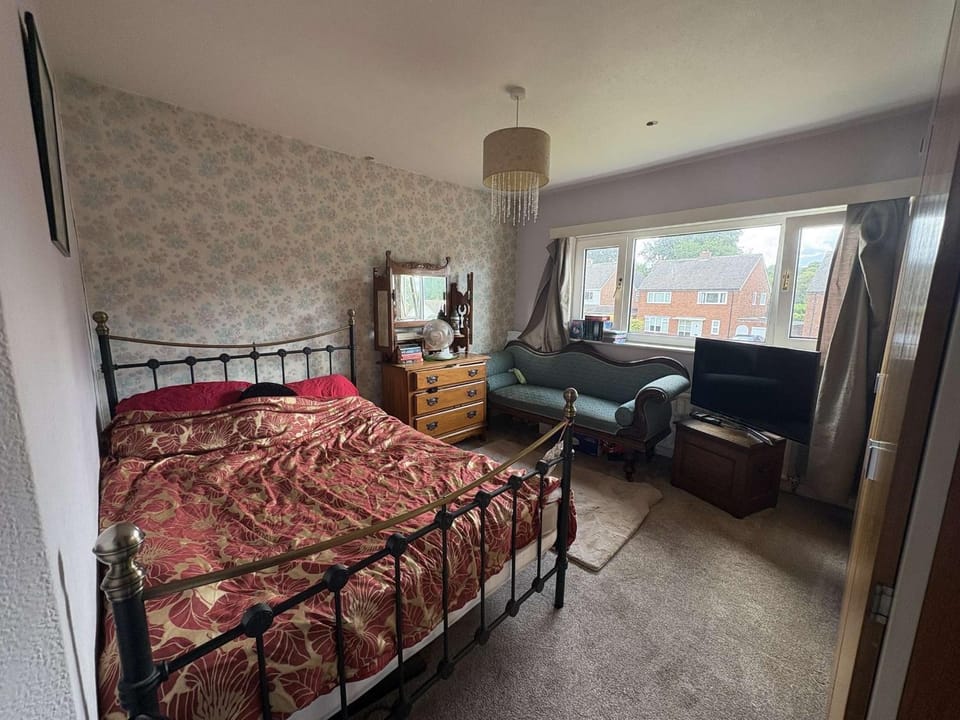 Spacious 2 bedroom property Apartment in Wolverhampton