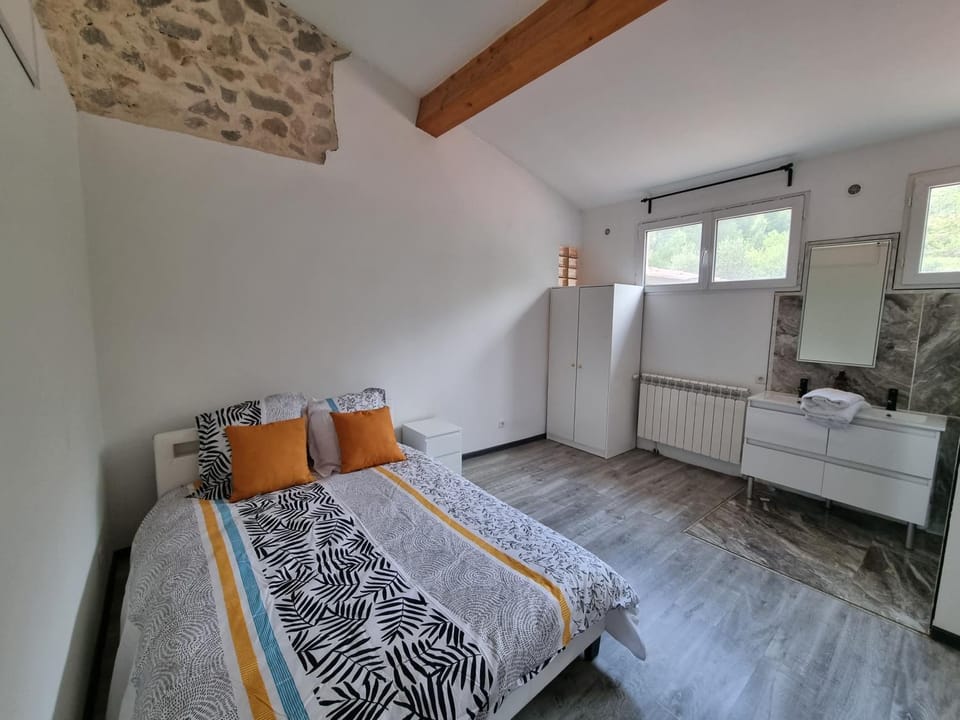 Appartement T2 55M2 Parc des calanques 15 Min Stade Vélodrome Apartment in Marseille