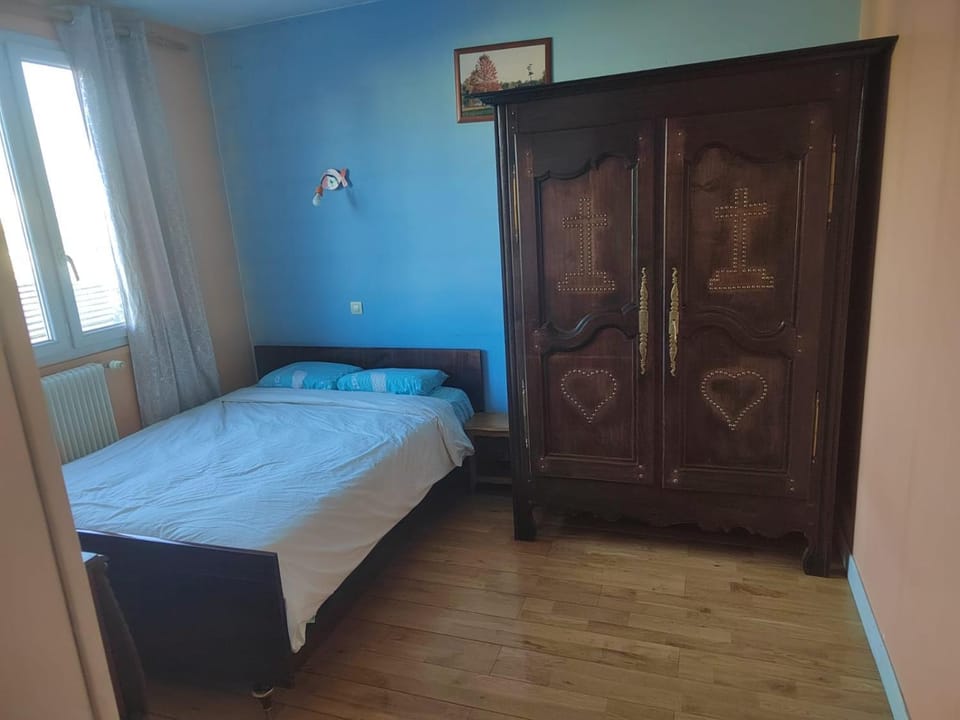 Chambres paisibles dans maison paisible à Bobigny Vacation rental in Île-de-France