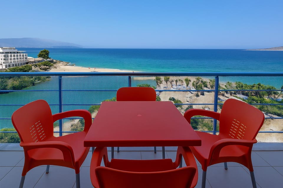 Natural landscape, View (from property/room), Balcony/Terrace, Seating area, Sea view