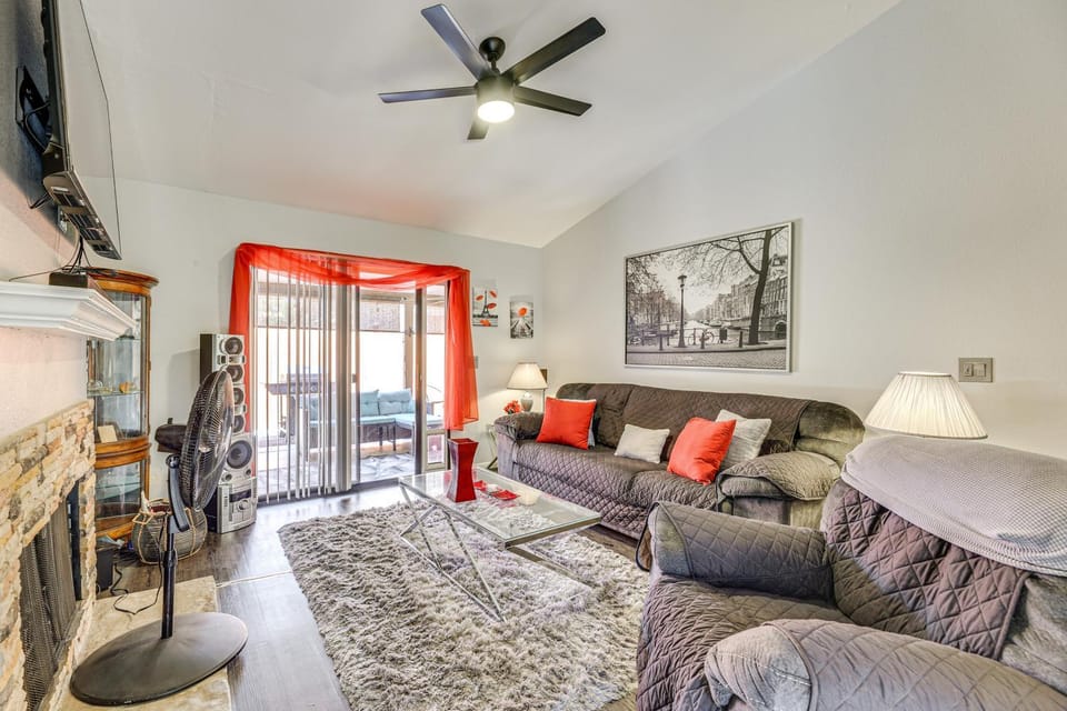 Mesa Haven w/ Patio, Heated Pool & Hot Tub Access House in Mesa