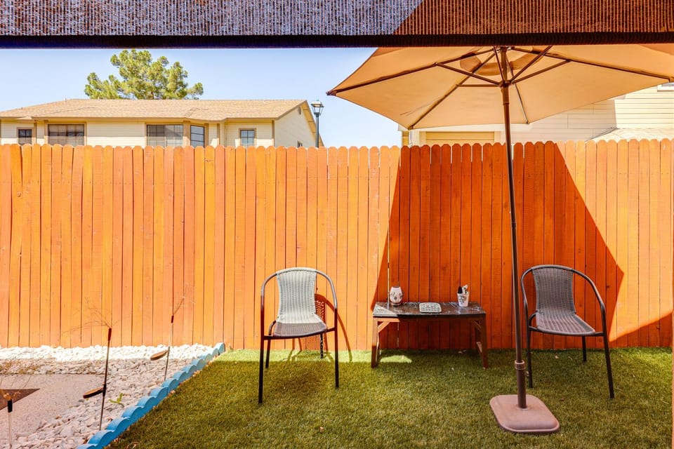 Mesa Haven w/ Patio, Heated Pool & Hot Tub Access House in Mesa