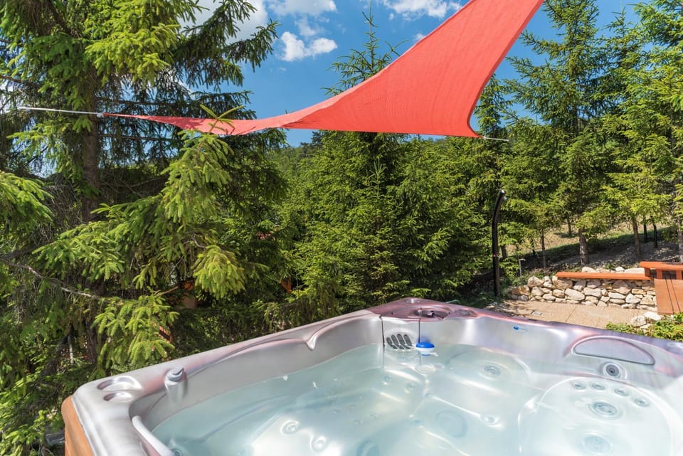 Patio, Hot Tub