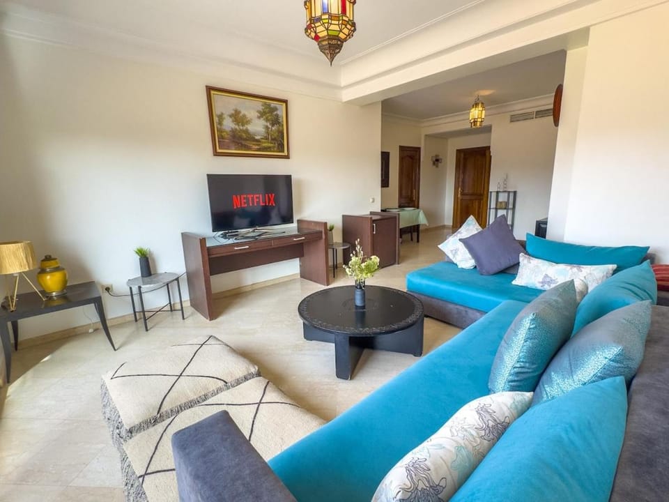Elegant 2-BR, Pool And Parking Hivernage Centre Apartment in Marrakesh