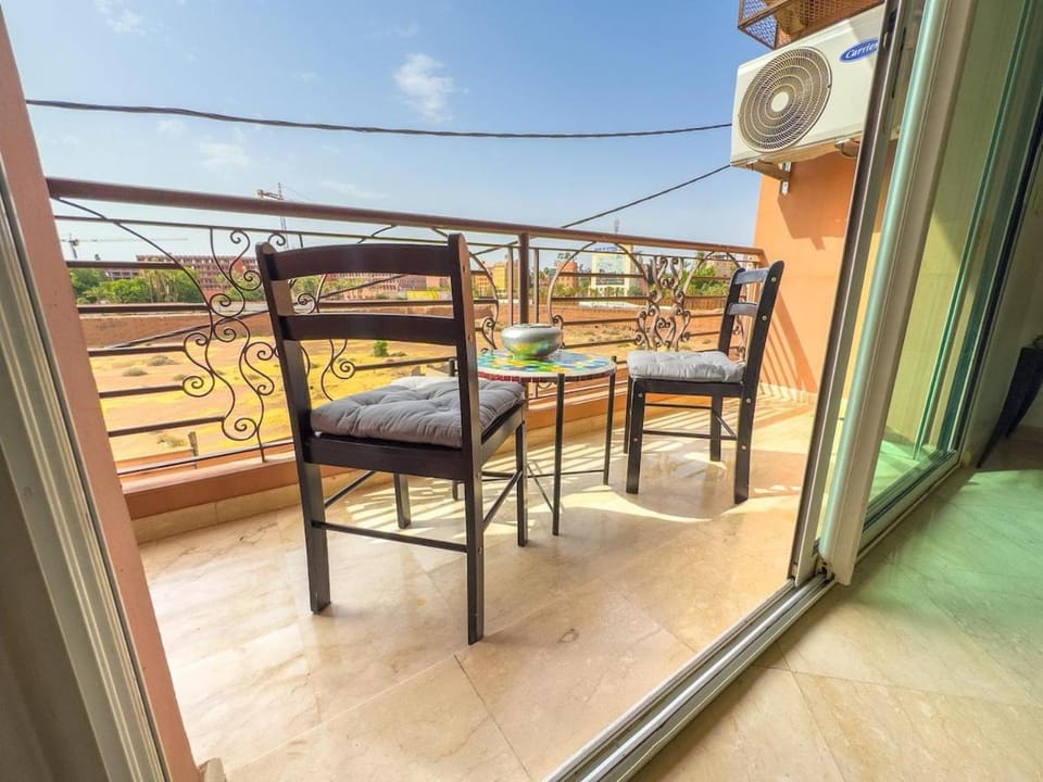 Elegant 2-BR, Pool And Parking Hivernage Centre Apartment in Marrakesh
