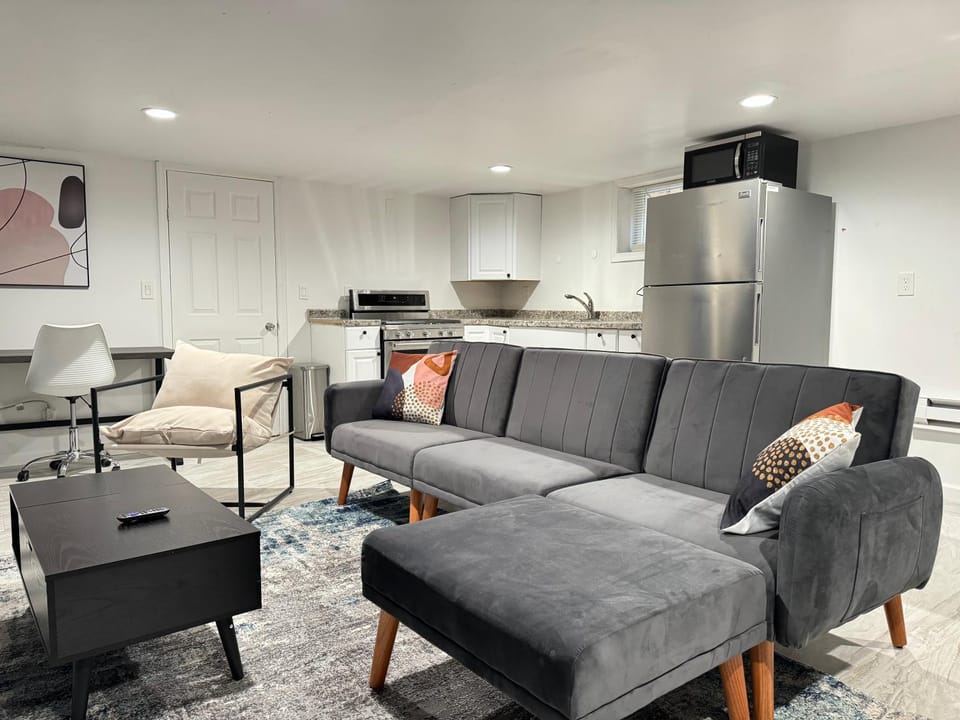 Kitchen or kitchenette, Living room, Dining area, microwave