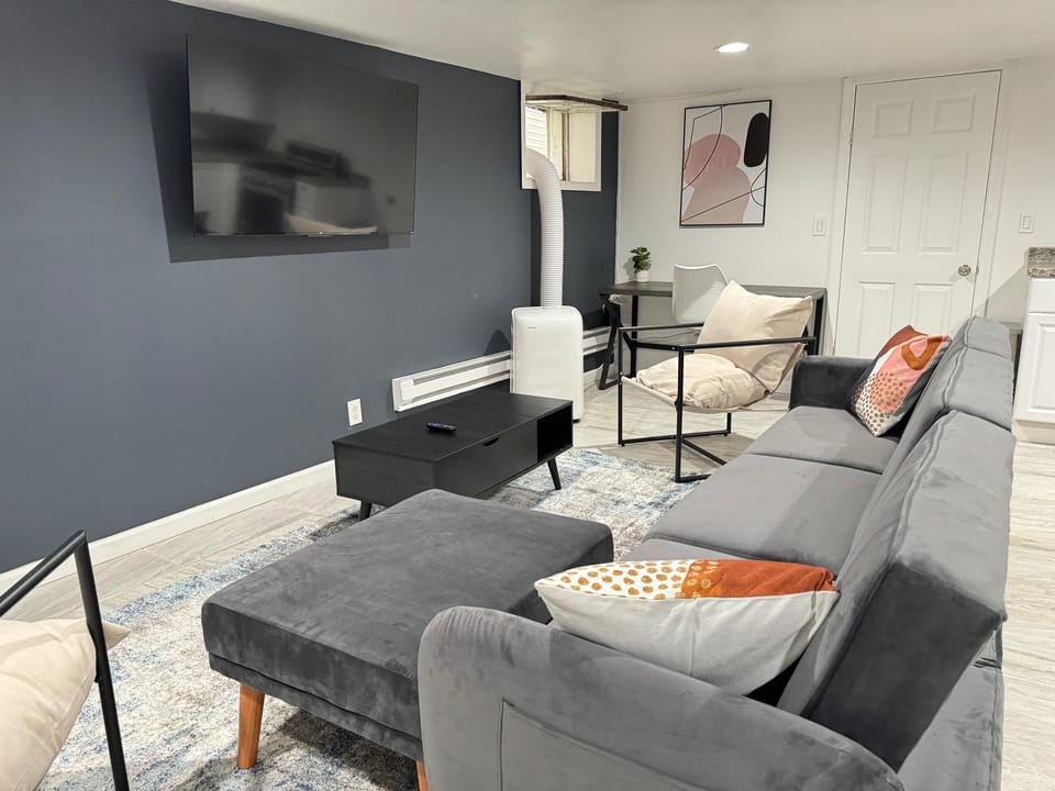 Communal lounge/ TV room, Living room