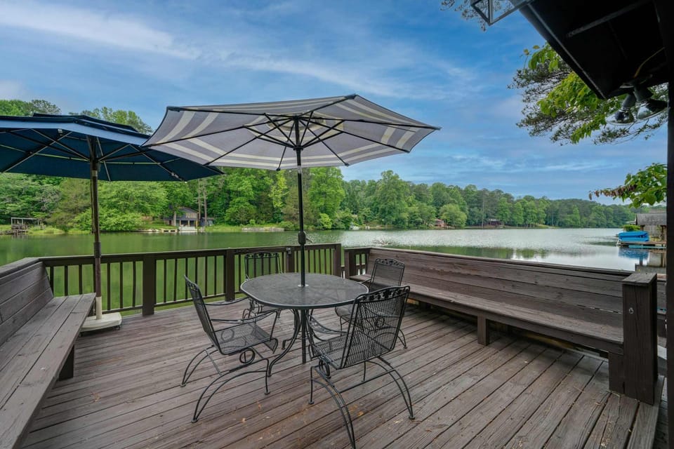Lakefront Home with Private Dock - in Jasper GA House in Georgia