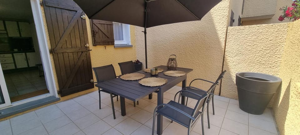 BORD DE MER, 5 min à pied de la plage, WIFI, TRES JOLI APPARTEMENT MAISONNETTE 4 COUCHAGES, Apartment in Le Barcarès