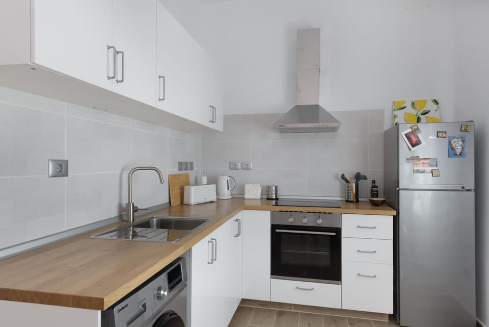 Kitchen or kitchenette, Living room