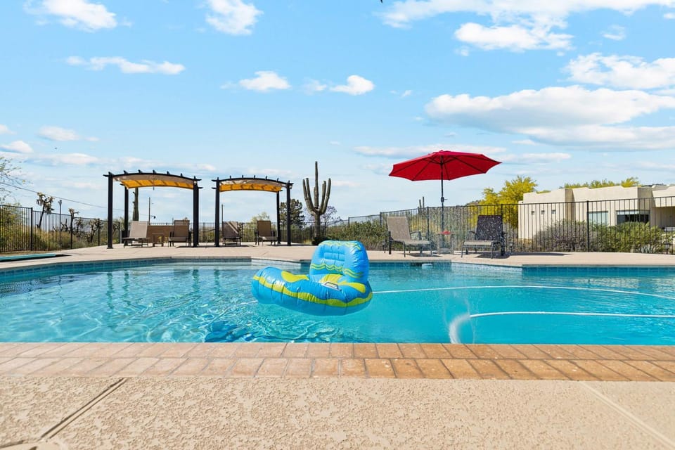 East Mesa Desert and Mountain Views 5BR Pool House in Mesa