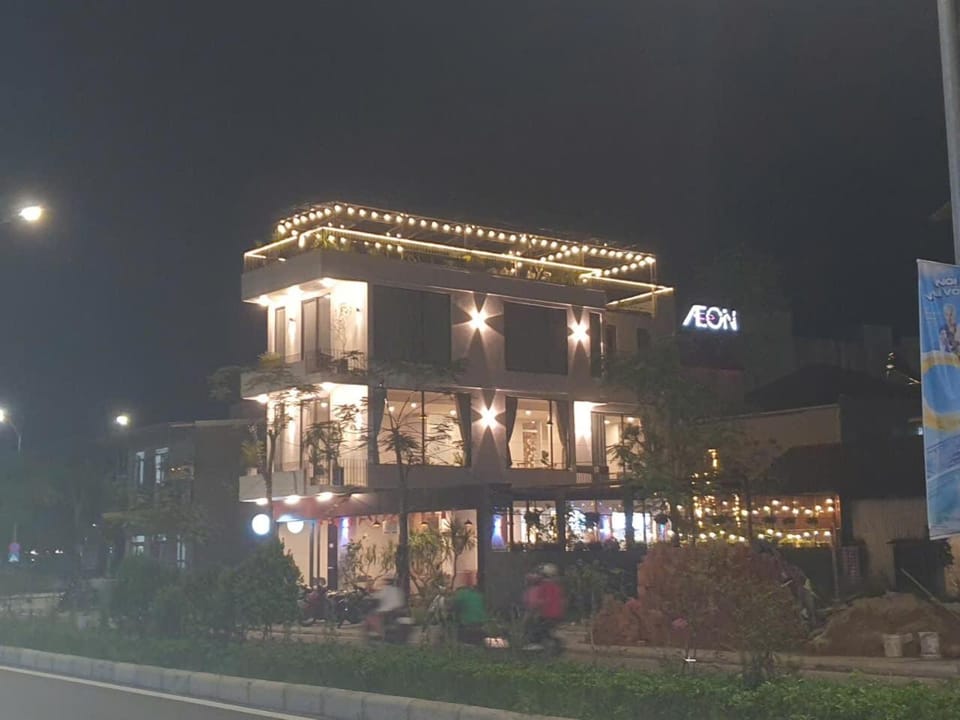 Property building, Night
