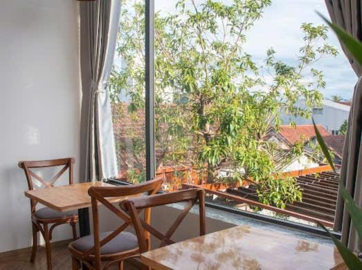 Day, Garden, View (from property/room), Dining area