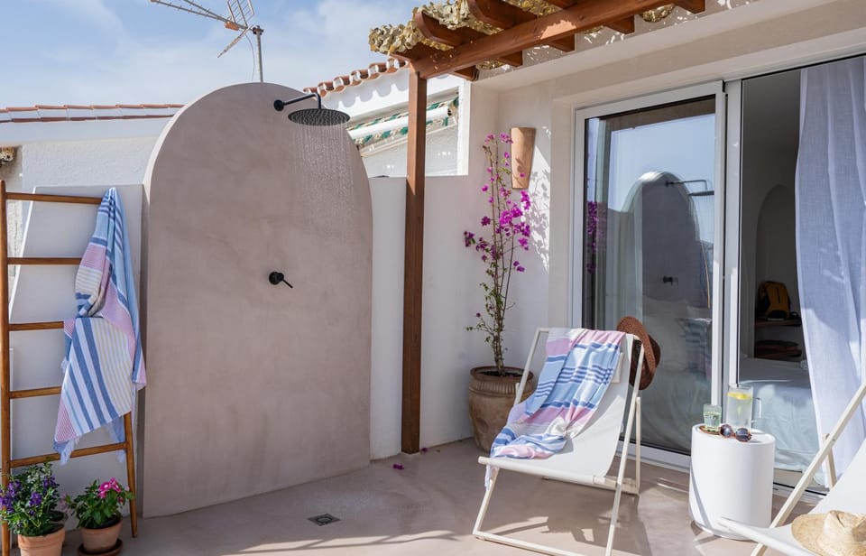 Balcony/Terrace, sunbed