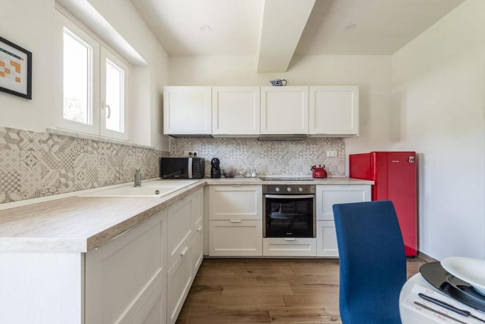 Kitchen or kitchenette, dishwasher, minibar, oven, pet friendly, stove, toaster