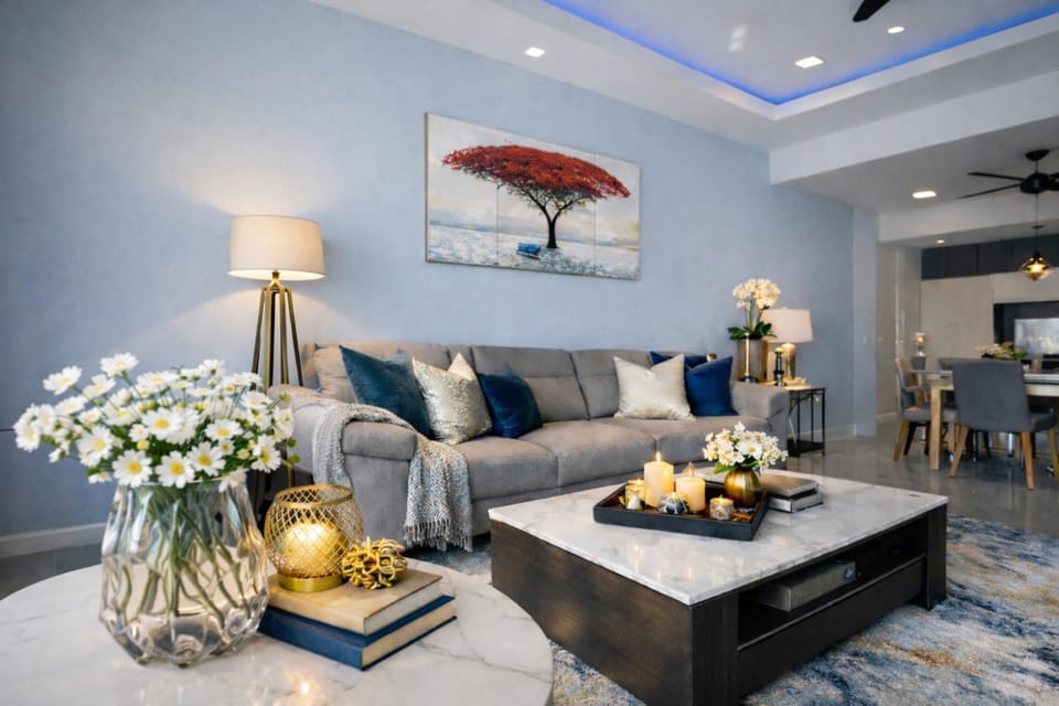Restaurant/places to eat, Restaurant/places to eat, Living room
