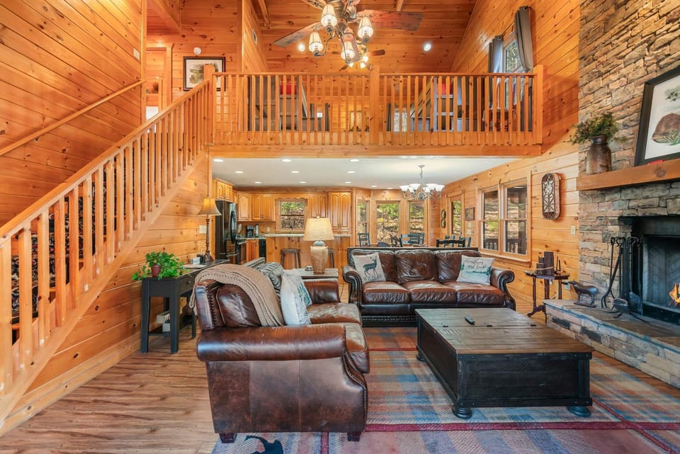 New Riverfront Retreat - Sleeps 12 Ellijay House in Georgia