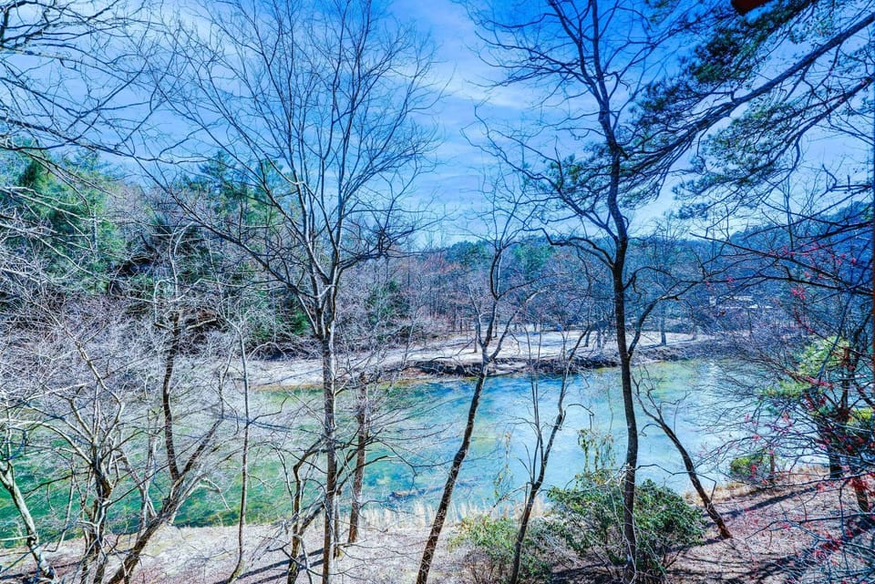 New Riverfront Retreat - Sleeps 12 Ellijay House in Georgia