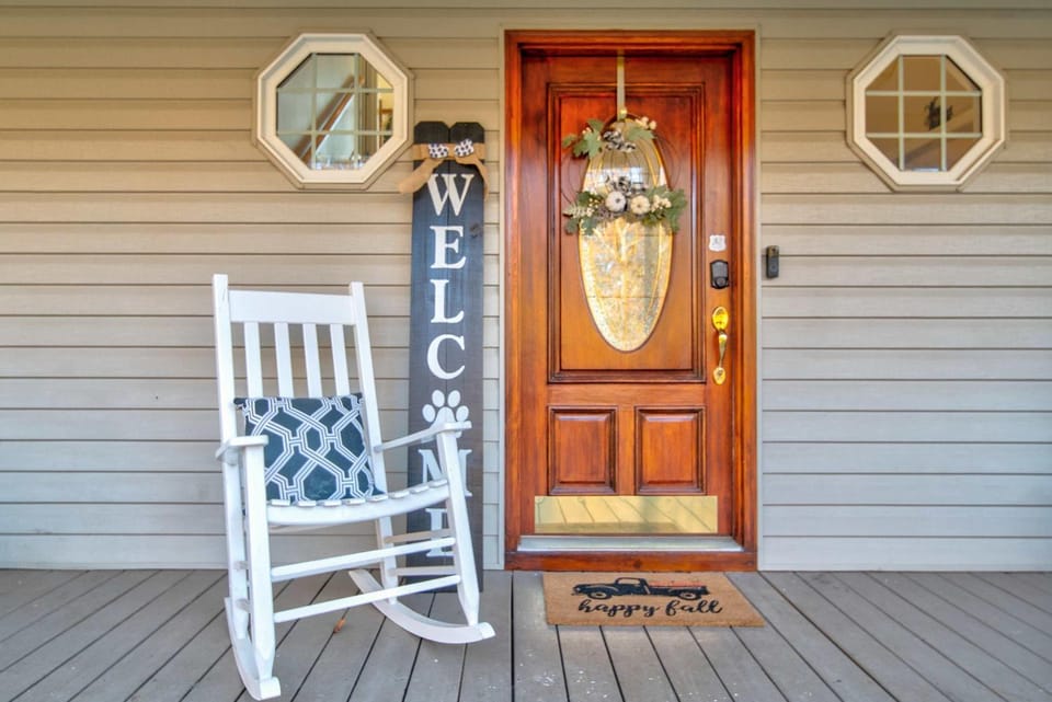 Retreat to Ellijay with stunning sunset views House in East Ellijay