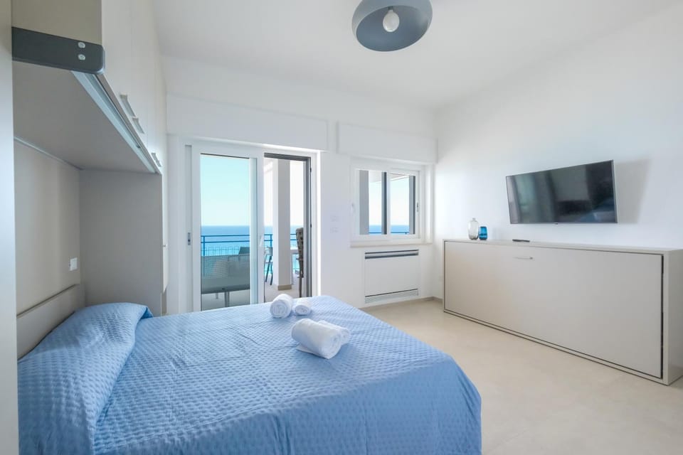 Bed, TV and multimedia, Bedroom, Sea view