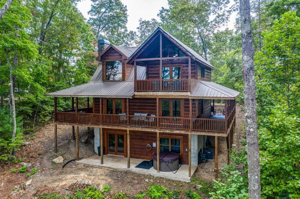 Cabin near Blue Ridge - Hot Tub Fire Pit Games Cabin in Georgia