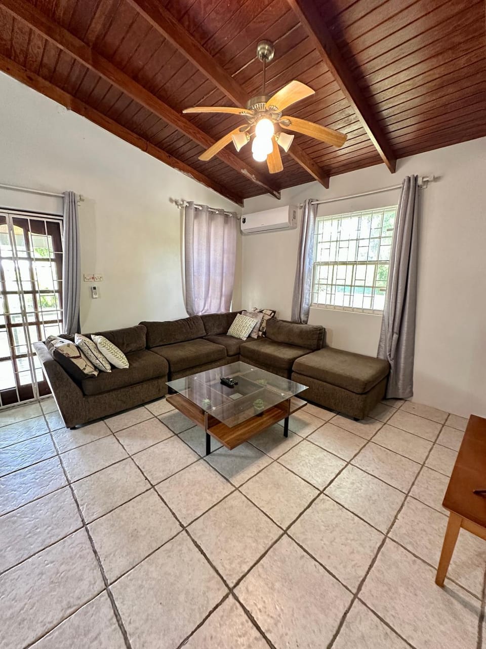Day, Living room, Seating area