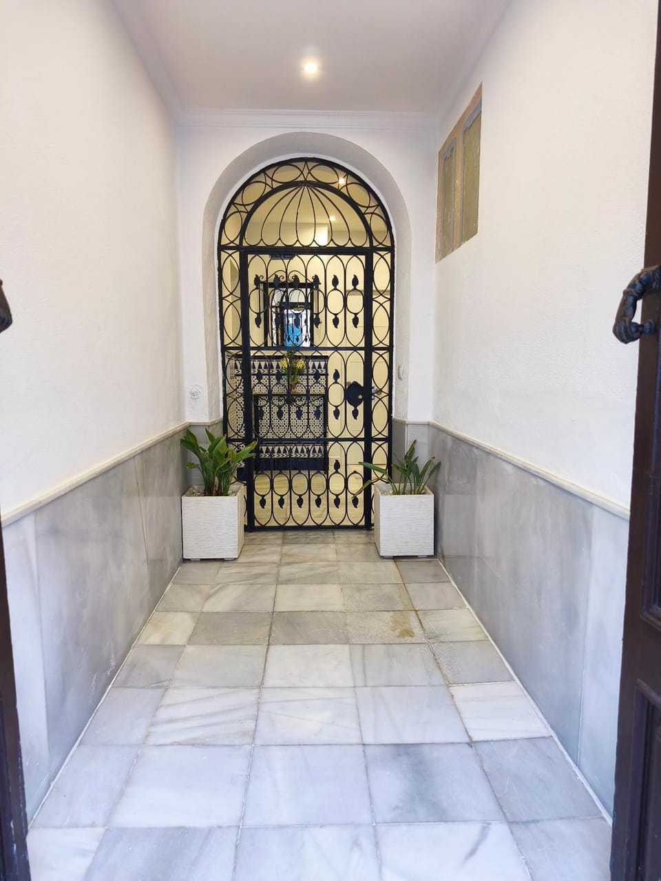 Facade/entrance