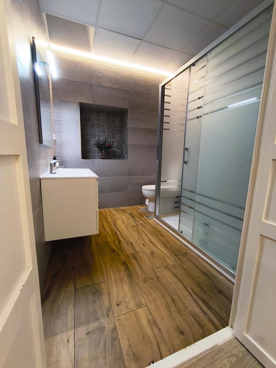 Shower, Bathroom