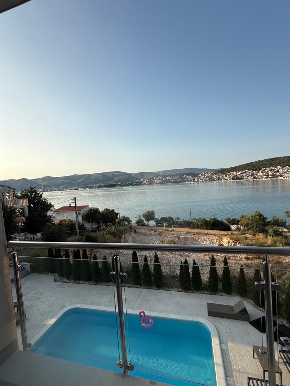 Seaesta Holidays Andrea Apartment in Okrug Gornji