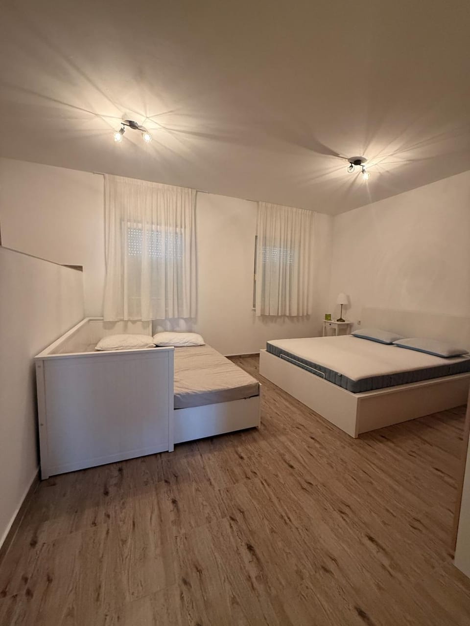 Seaesta Holidays Andrea Apartment in Okrug Gornji