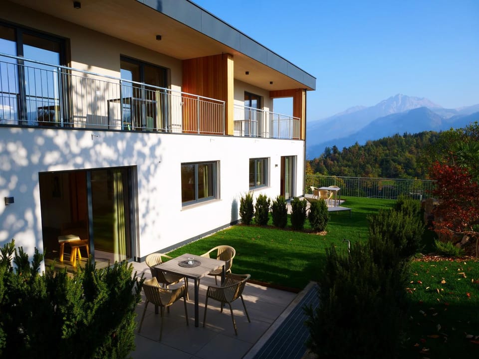 Property building, Natural landscape, Garden, Balcony/Terrace, Balcony/Terrace, Garden view