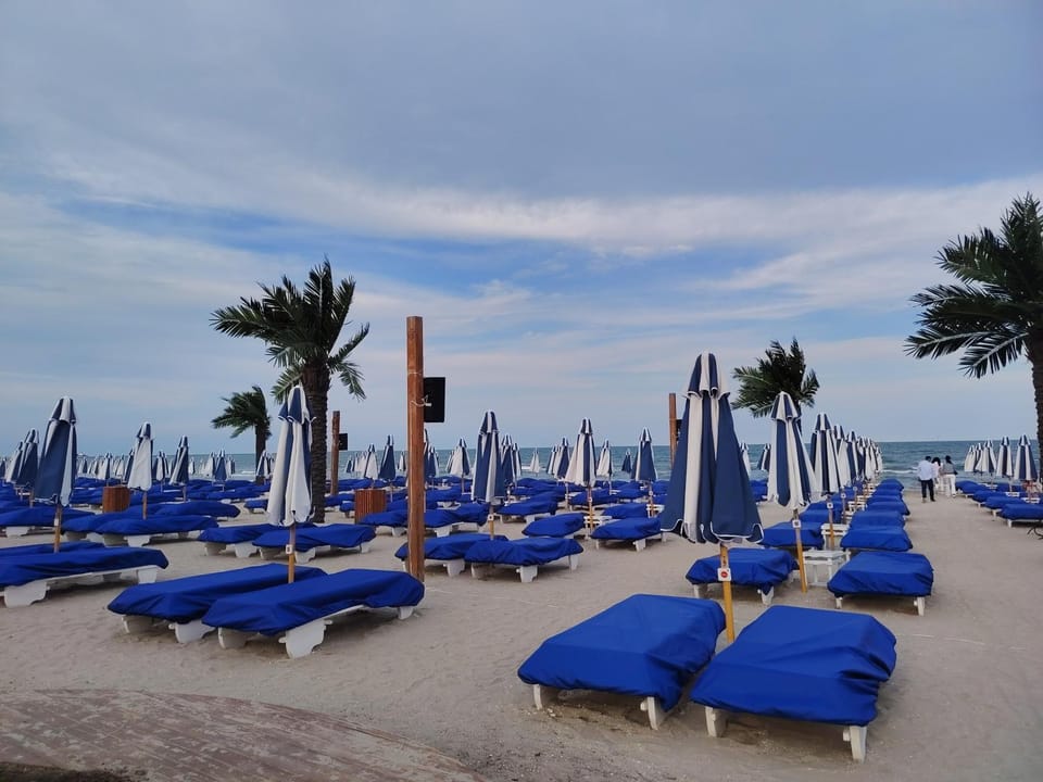 Sea Shine Apartament, frontal sea view Apartment in Constanța County