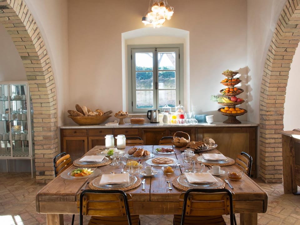 Dining area, Breakfast