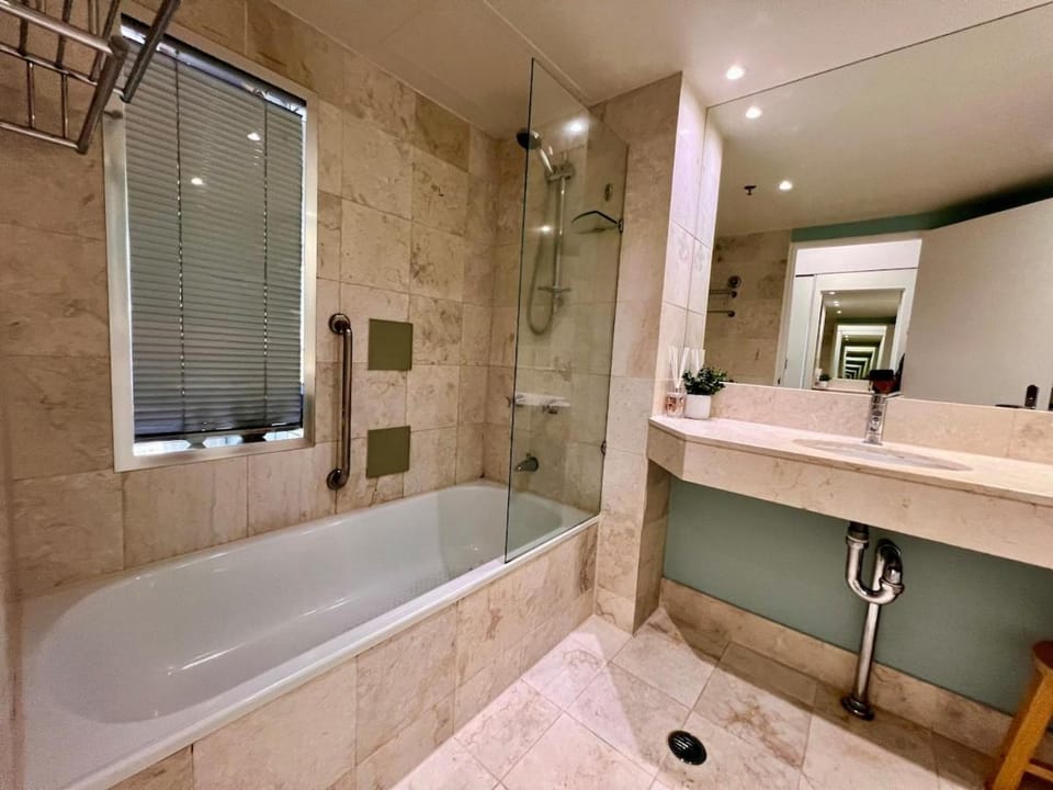 Shower, Hot Tub, Bathroom