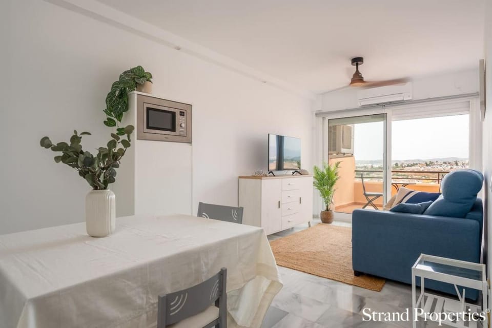 Home with beautiful views. Apartment in Fuengirola