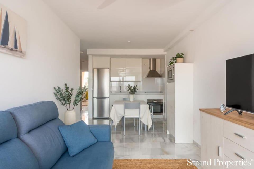 Home with beautiful views. Apartment in Fuengirola