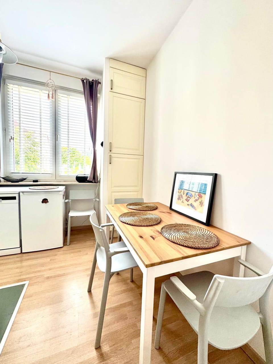 Dining area, kitchen