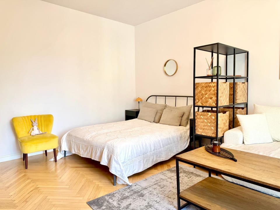 Bed, Bedroom